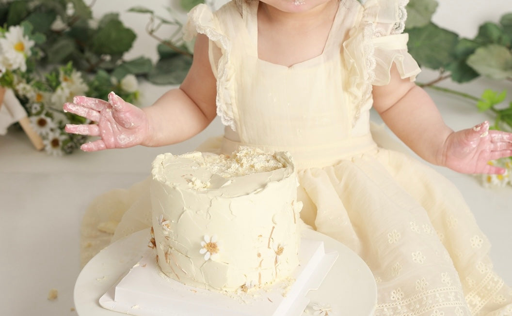 Simple Petal Harmony Cake
