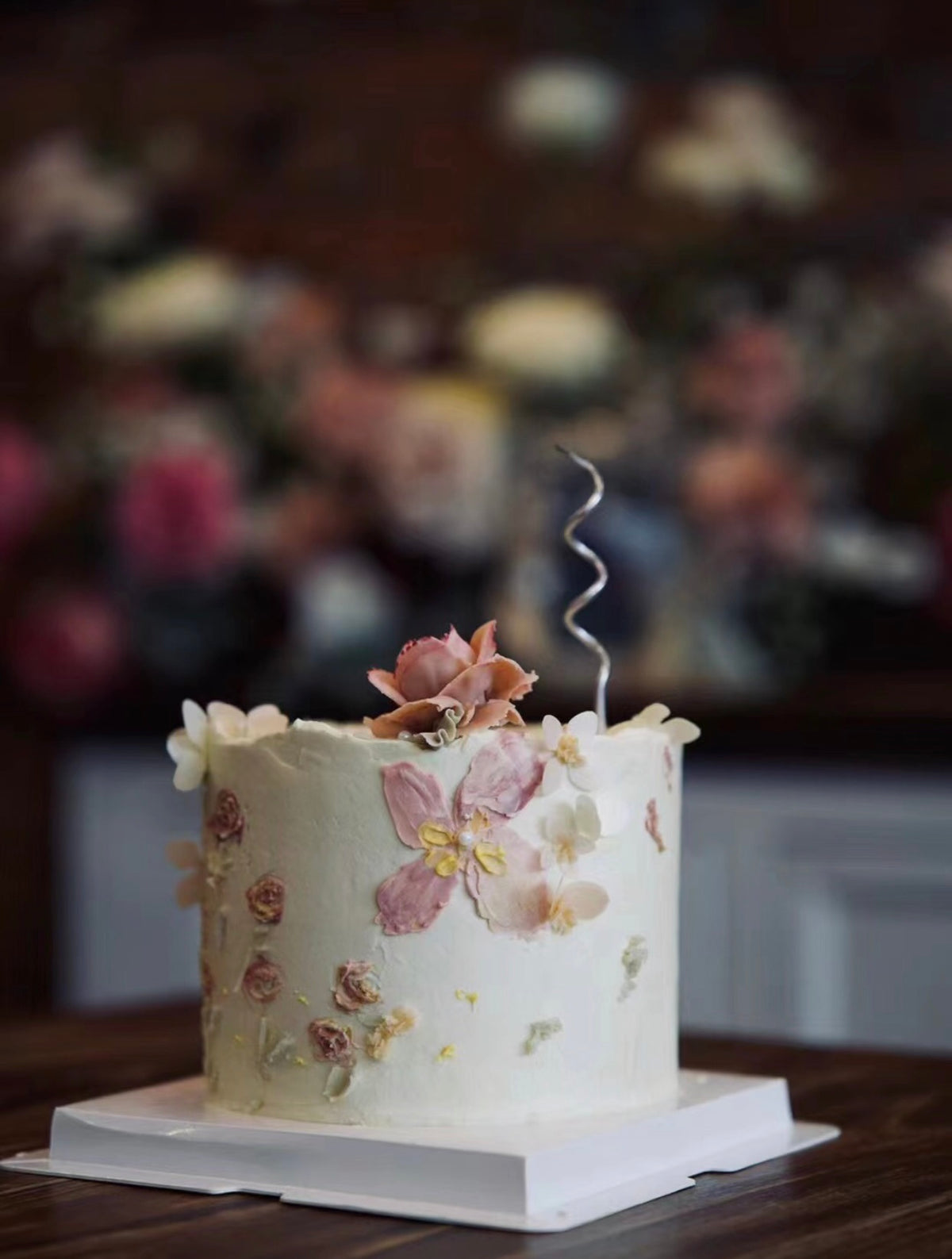 Simple Petal Harmony Cake