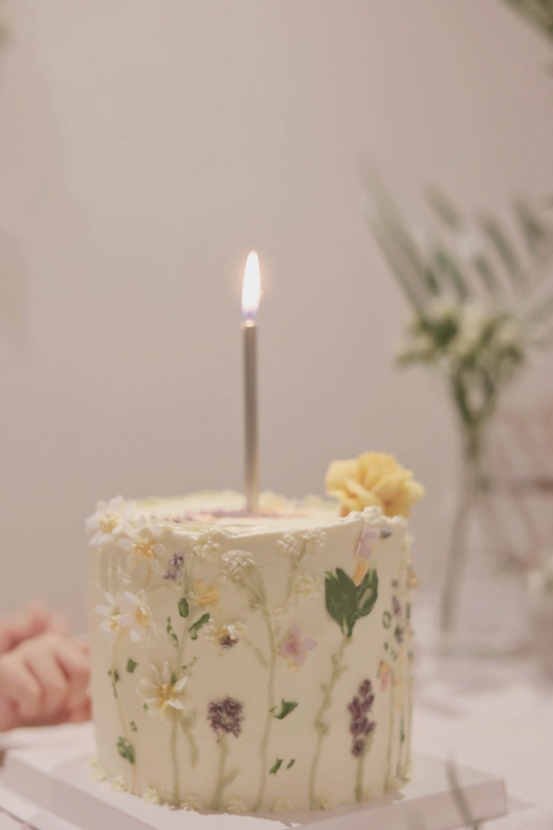 Simple Petal Harmony Cake